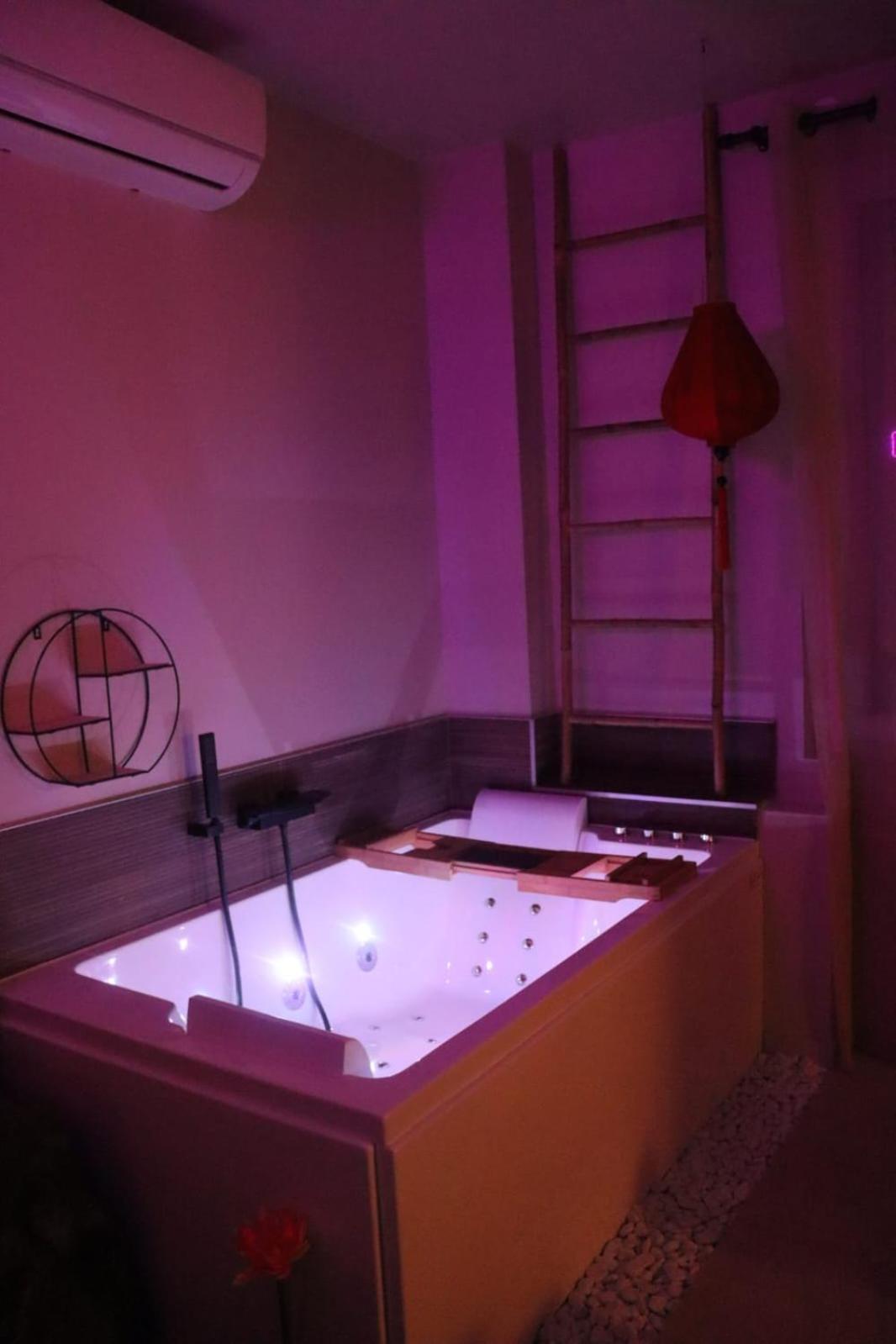 Loveroom Japon Avec Balneotherapie Τουλόν Εξωτερικό φωτογραφία