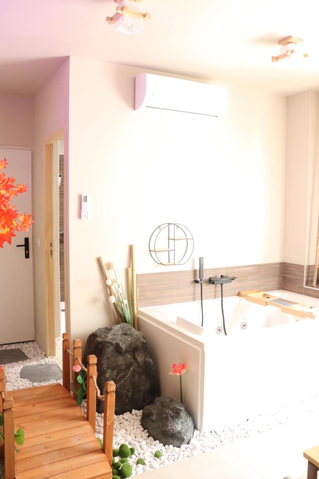 Loveroom Japon Avec Balneotherapie Τουλόν Εξωτερικό φωτογραφία
