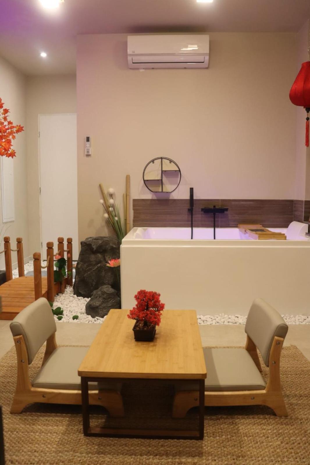 Loveroom Japon Avec Balneotherapie Τουλόν Εξωτερικό φωτογραφία