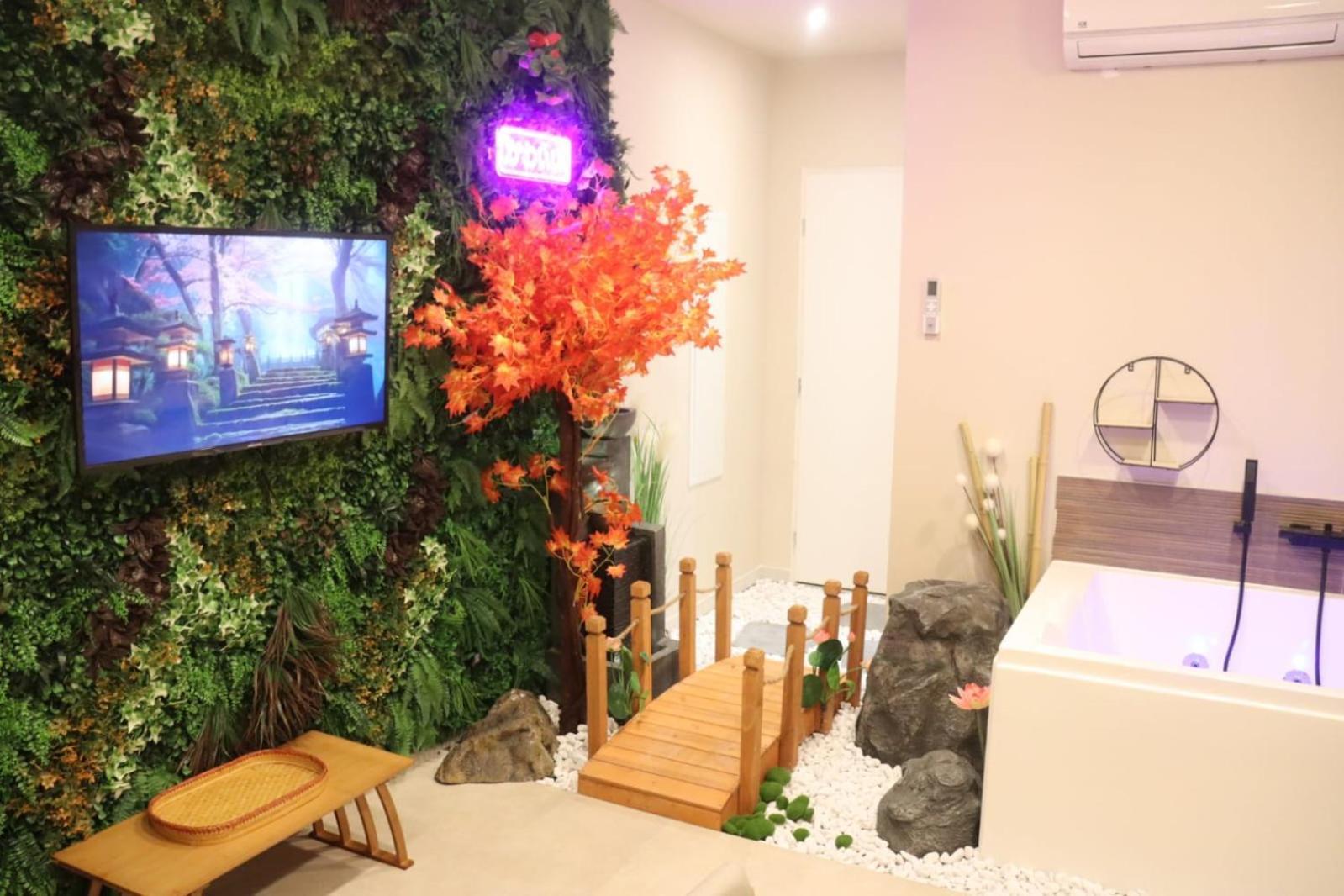 Loveroom Japon Avec Balneotherapie Τουλόν Εξωτερικό φωτογραφία